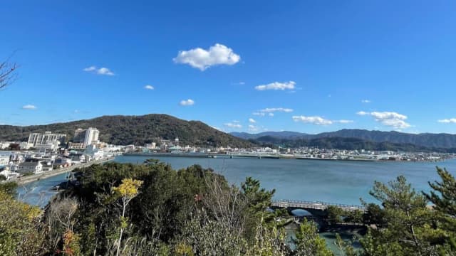 和歌山県和歌山市の和歌の浦(奠供山)