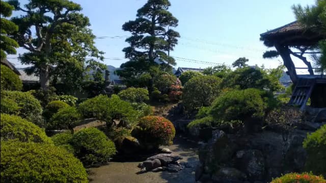 香川県高松市の小比賀家築山庭園