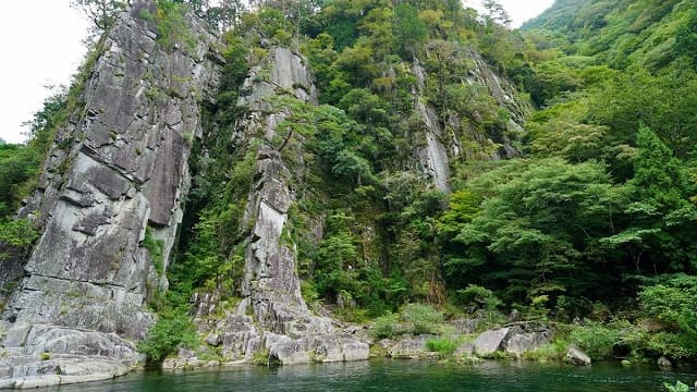 愛媛県四国中央市の金砂湖及び富郷渓谷