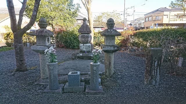 高知県四万十市の玉姫の墓