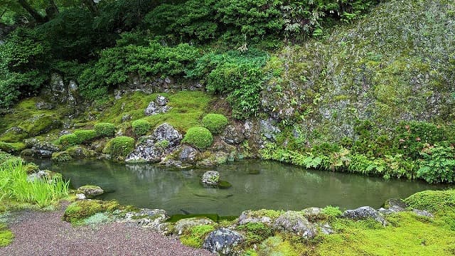 高知県高岡郡の青源寺庭園