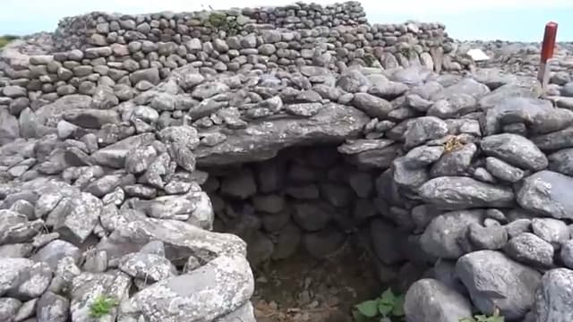 福岡県糟屋郡の相島積石塚群