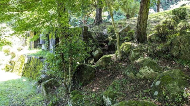 福岡県京都郡の菩提廃寺の塔の礎石