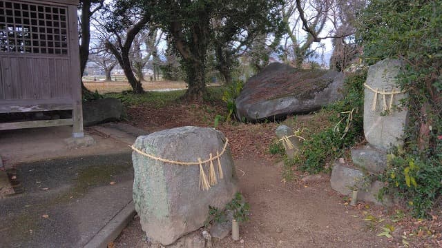 佐賀県三養基郡の船石遺跡