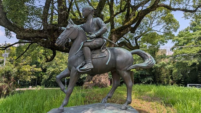 熊本県熊本市の田原坂_美少年の像