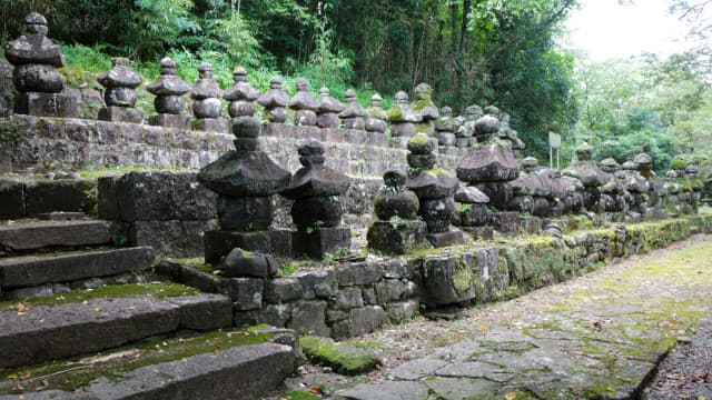 熊本県人吉市の願成寺相良家墓地