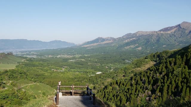 熊本県阿蘇郡の阿蘇の文化的景観（根子岳南麓の草原景観）