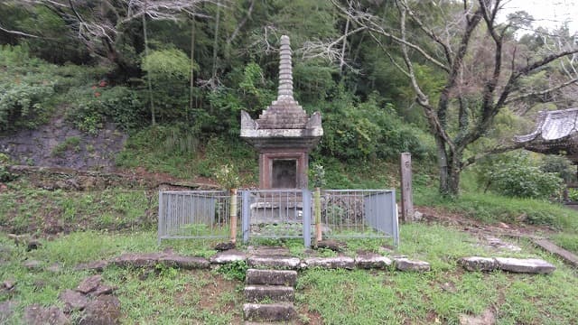 大分県臼杵市の日吉塔