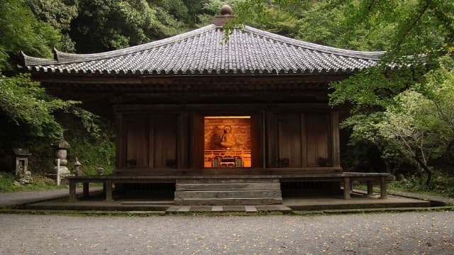 大分県豊後高田市の富貴寺境内