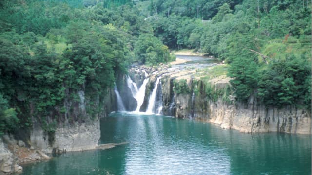 宮崎県小林市の須木滝（まま子滝）