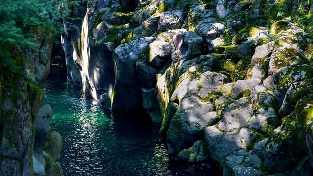 宮崎県北諸県郡の長田峡