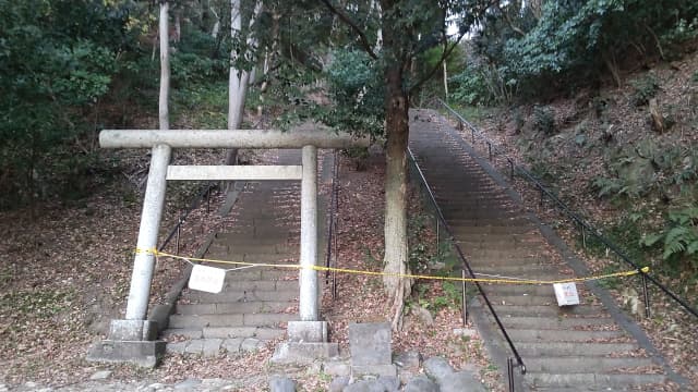 神奈川県鎌倉市の島津忠久墓