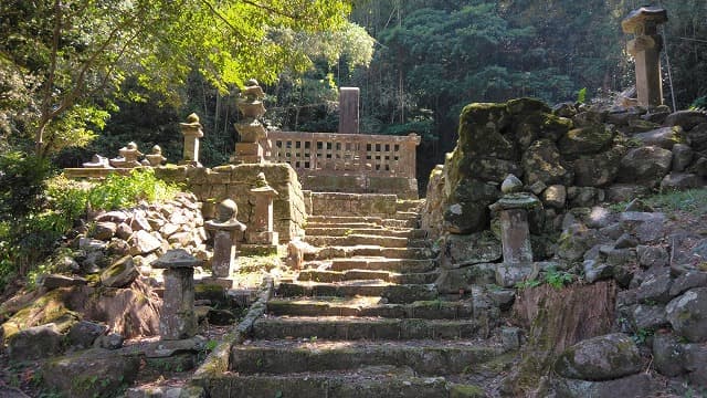 鹿児島県姶良市の加治木島津家墓所