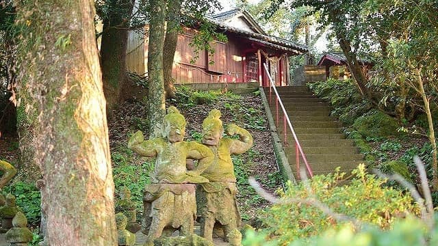 鹿児島県肝属郡の仁王像と淵之上神社