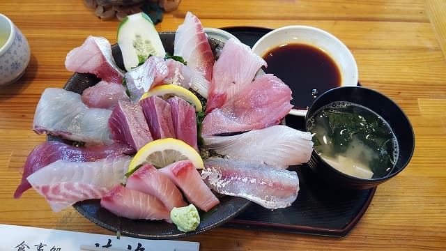 海鮮丼