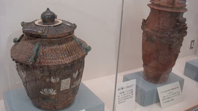 那覇市の玉陵の蔵骨器